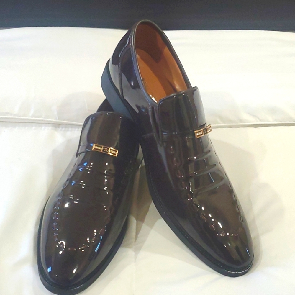 Mens burgundy patent dress shoe